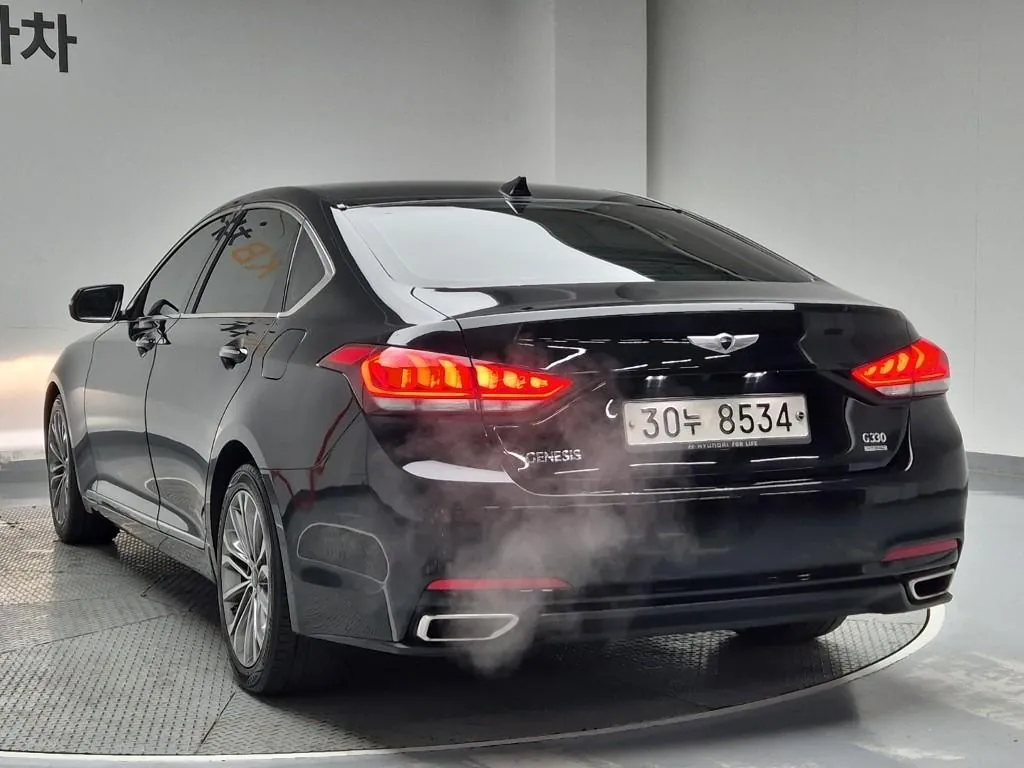 Hyundai Genesis 2015 photo 2