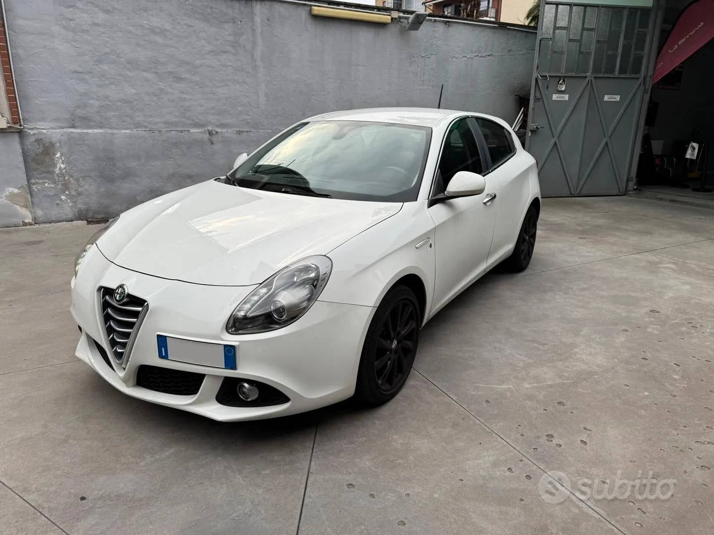 Alfa Romeo Giulietta 2015 photo 2