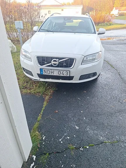 Volvo V70 2013 photo 2