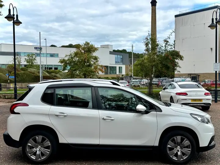 Peugeot 2008 2017 photo 3