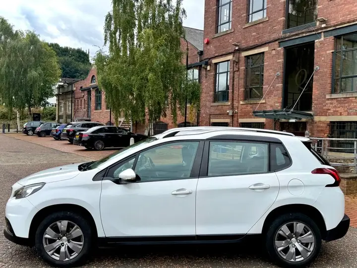 Peugeot 2008 2017 photo 4