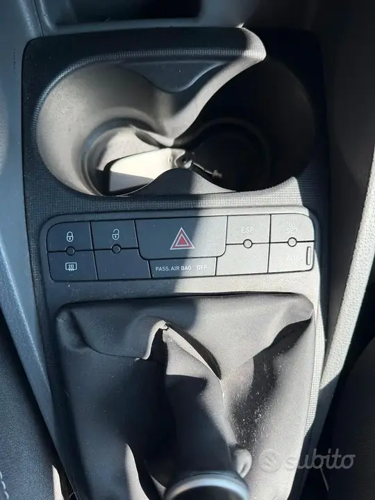 Seat Ibiza 2011 photo 2