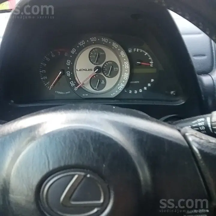 Lexus Is 2003 photo 4