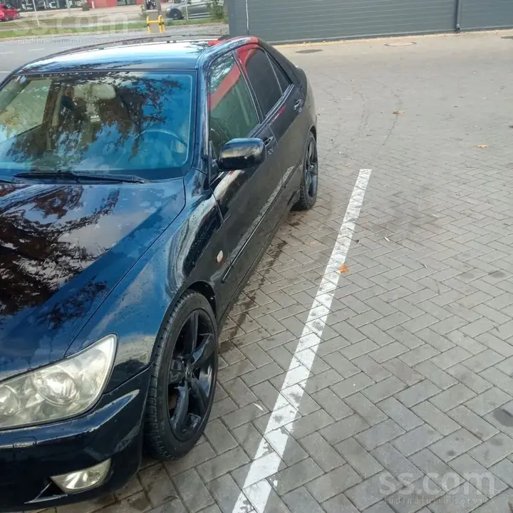 Lexus Is 2003 photo 3