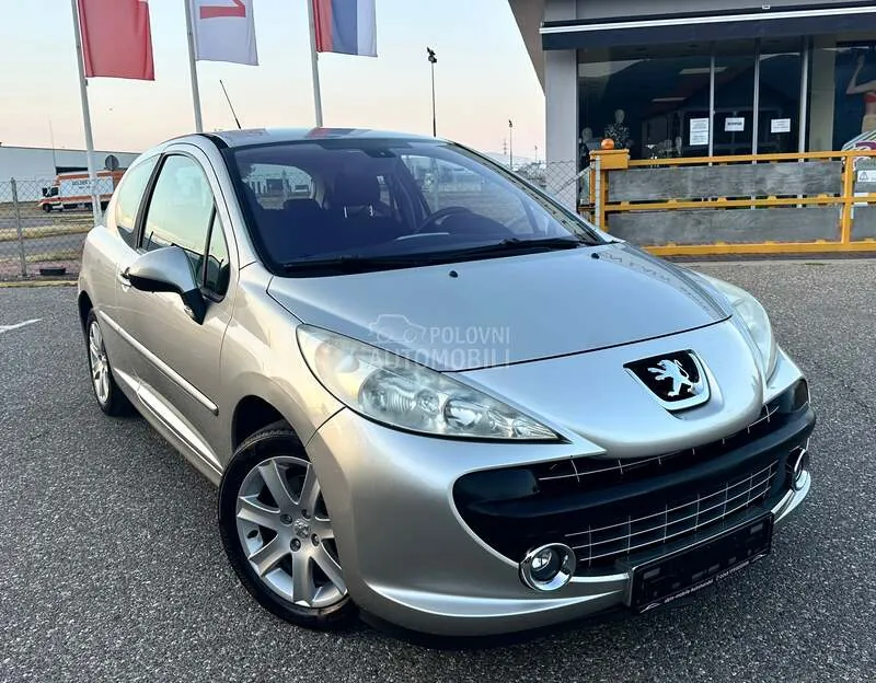 Peugeot 207 2006 photo 2