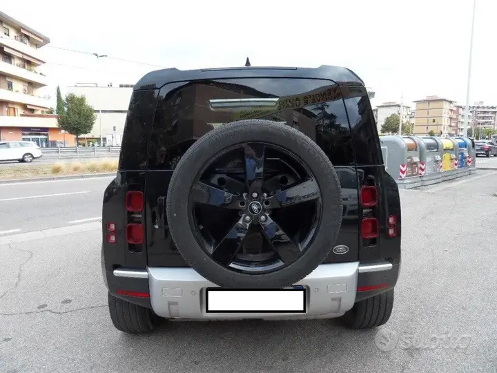 Land Rover Defender 2022 photo 2