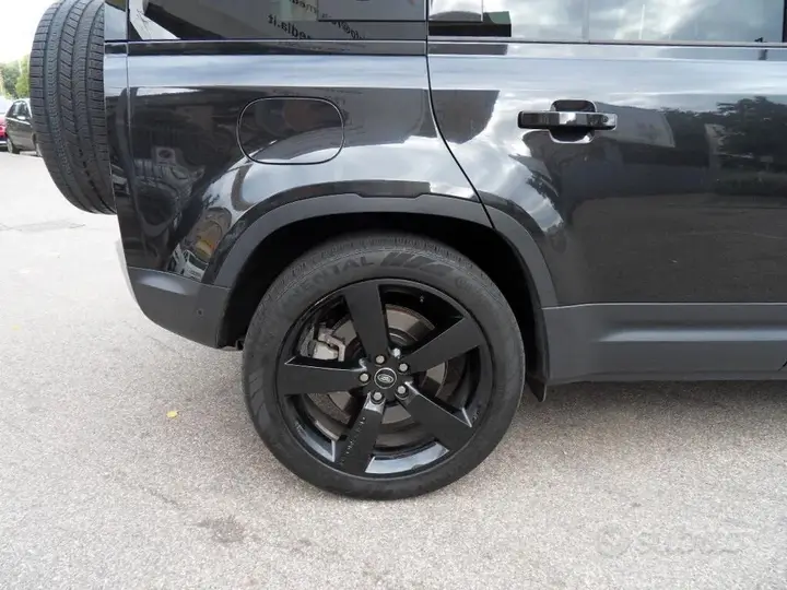 Land Rover Defender 2022 photo 4