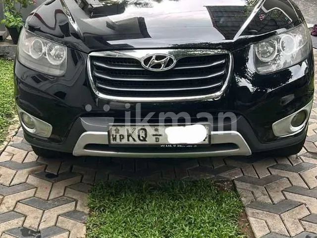 Hyundai Santa Fe 2011 photo 2