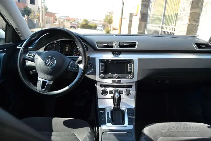 Volkswagen Passat 2012 photo 4