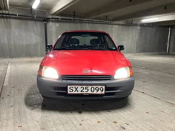 Toyota Starlet 1998 photo 2
