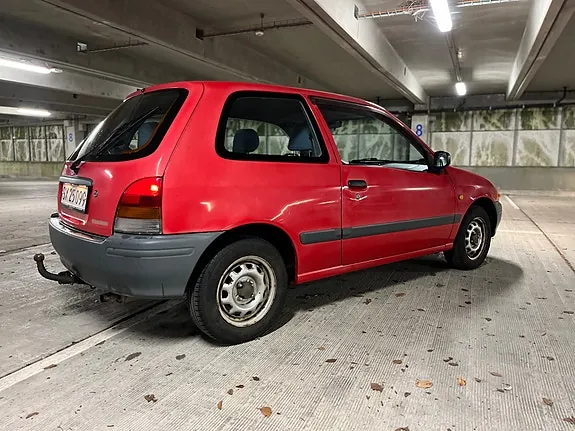 Toyota Starlet 1998 photo 4