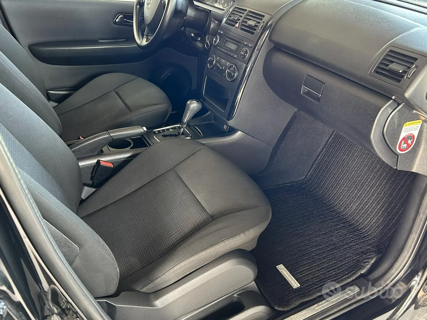 Mercedes-Benz A 160 Elegance 2011 photo 4