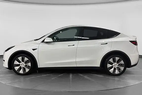 Tesla Model Y 2021 photo 2