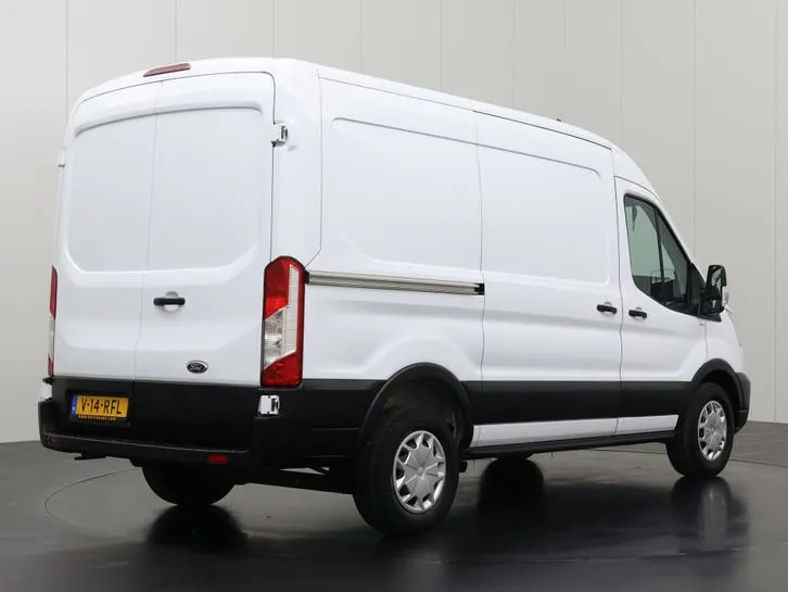 Ford Transit 2022 photo 2