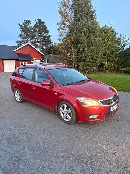 Kia Ceed 2012 photo 2