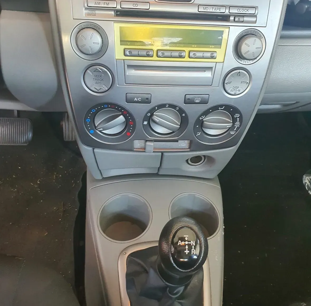 Mazda Mazda2 2004 photo 3