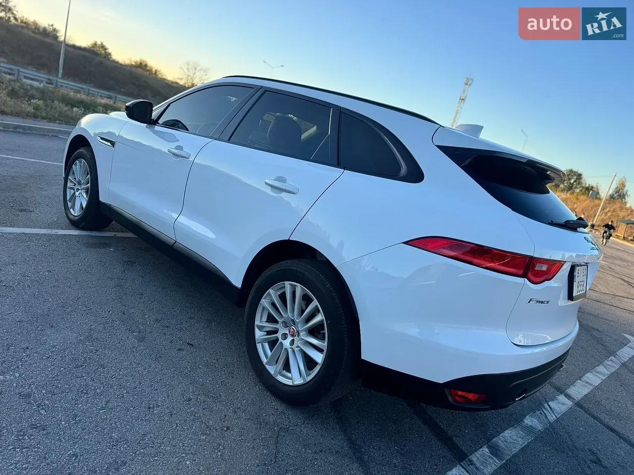 Jaguar F-Pace 2017 photo 5