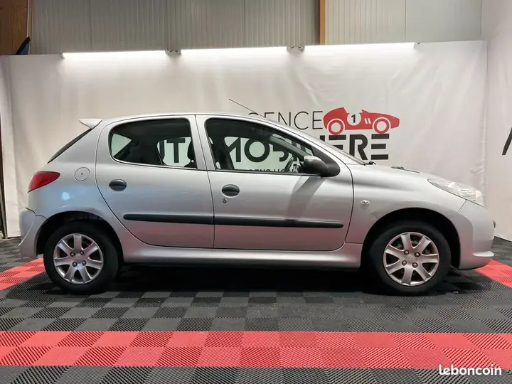 Peugeot 206 2010 photo 4