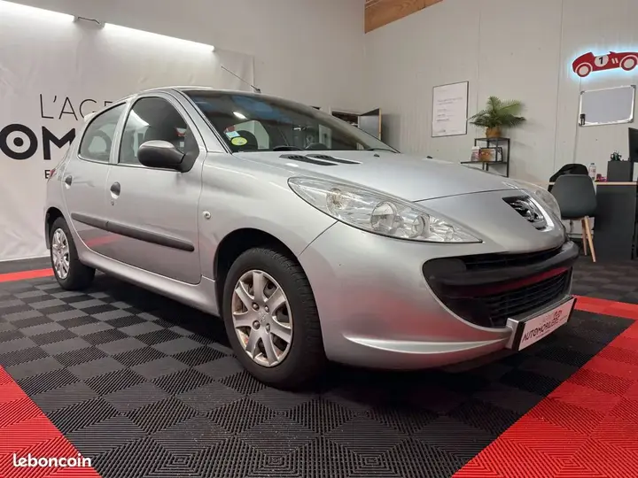 Peugeot 206 2010 photo 3