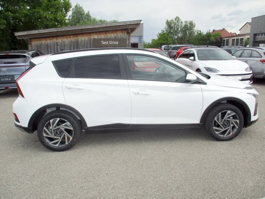 Hyundai Bayon photo 2