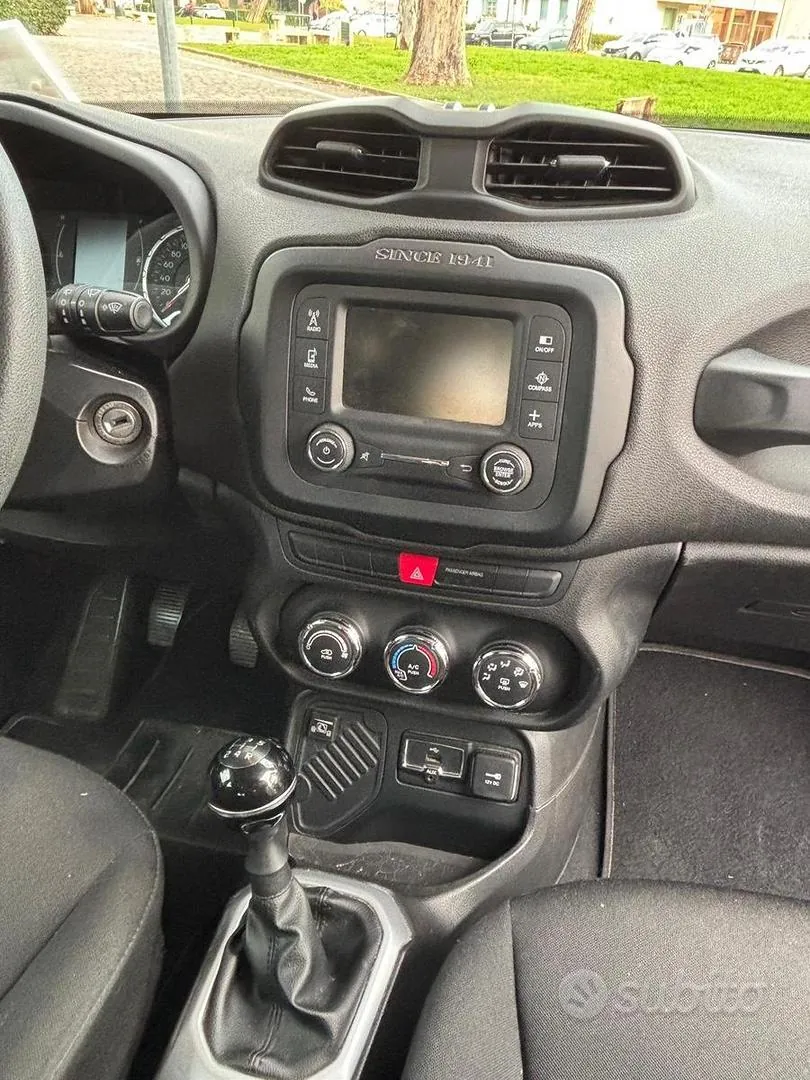Jeep Renegade 2017 photo 4