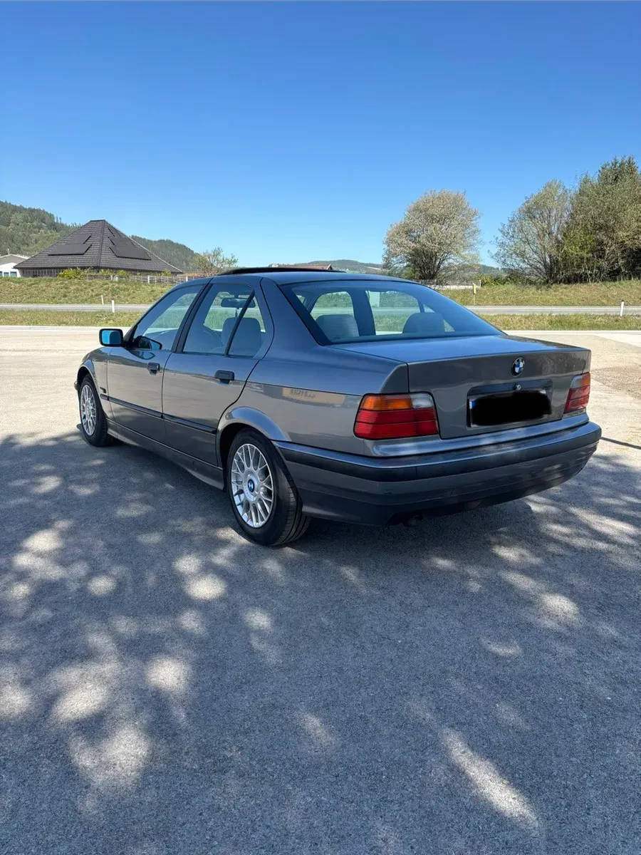 BMW 3 Series 1996 photo 2