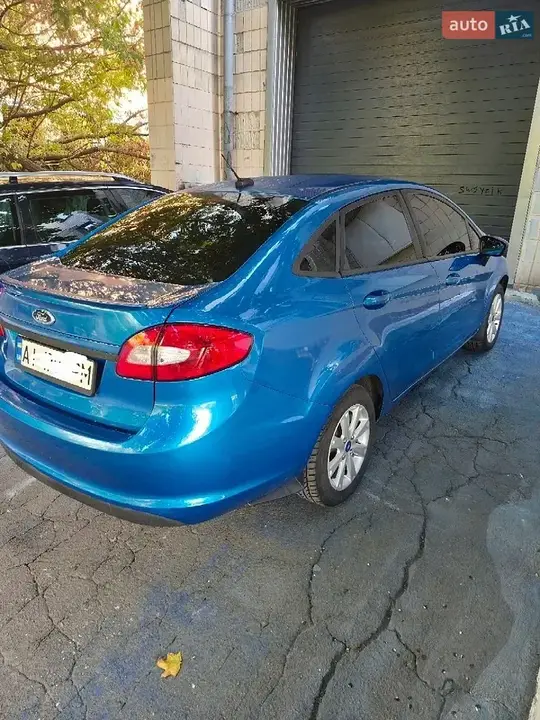 Ford Fiesta 2011 photo 3