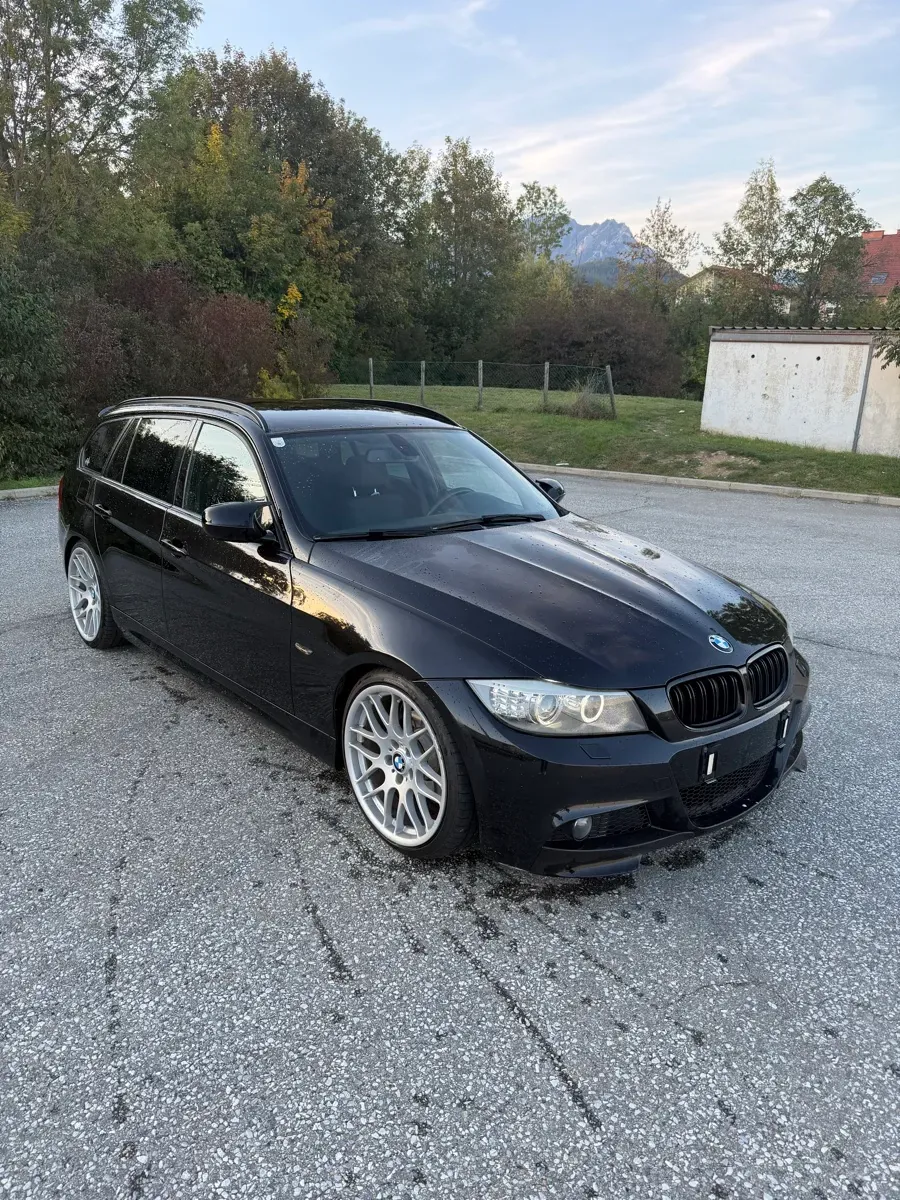 BMW 3 Series 2012 photo 3