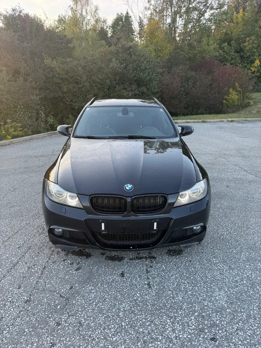 BMW 3 Series 2012 photo 2
