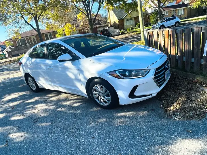 Hyundai Elantra 2017 photo 2