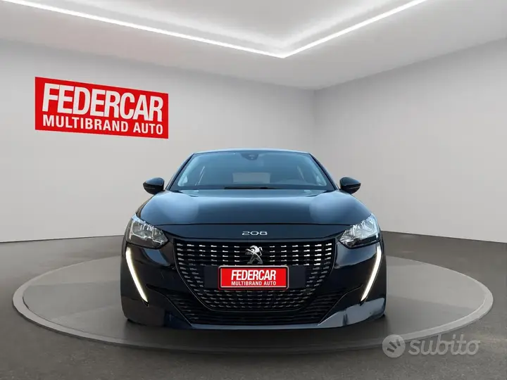 Peugeot 208 2022 photo 2