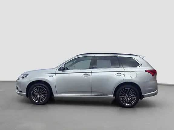 Mitsubishi Outlander 2020 photo 2