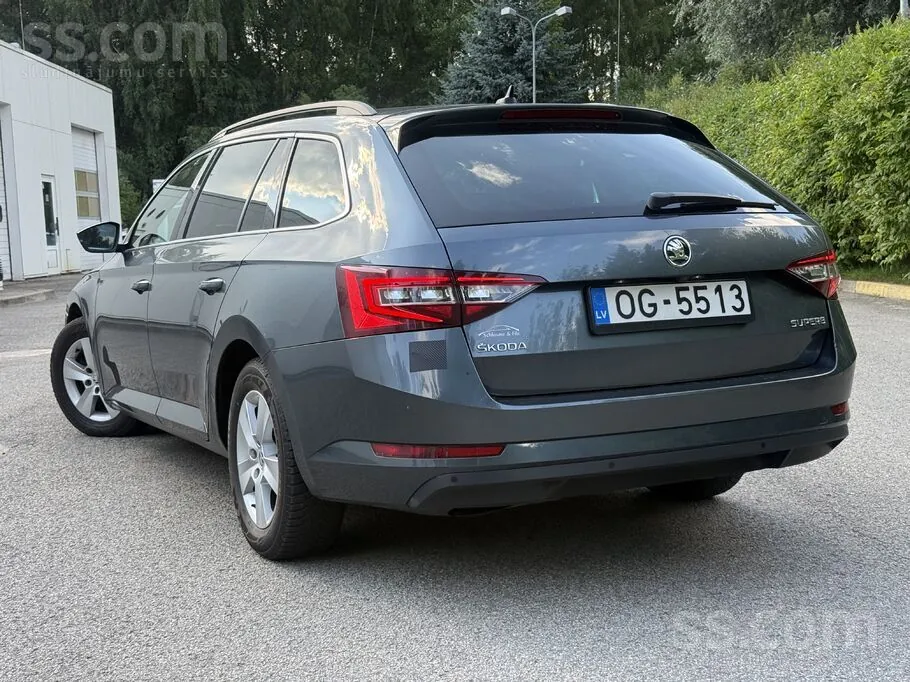 Skoda Superb 2017 photo 4
