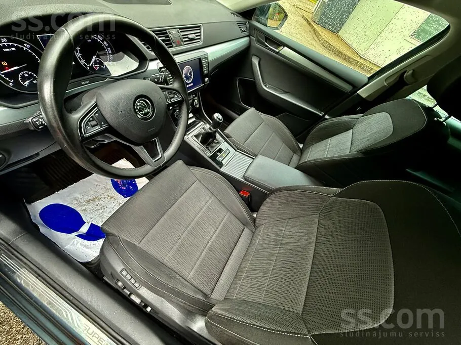 Skoda Superb 2017 photo 5