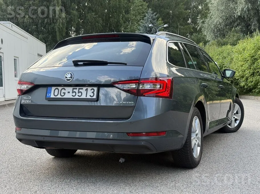 Skoda Superb 2017 photo 3