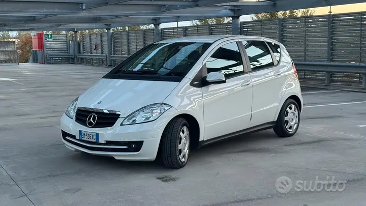 Mercedes-Benz A 160 2012 photo 3