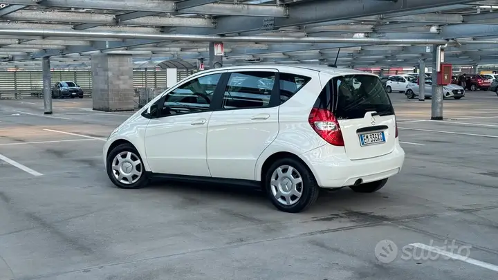 Mercedes-Benz A 160 2012 photo 5