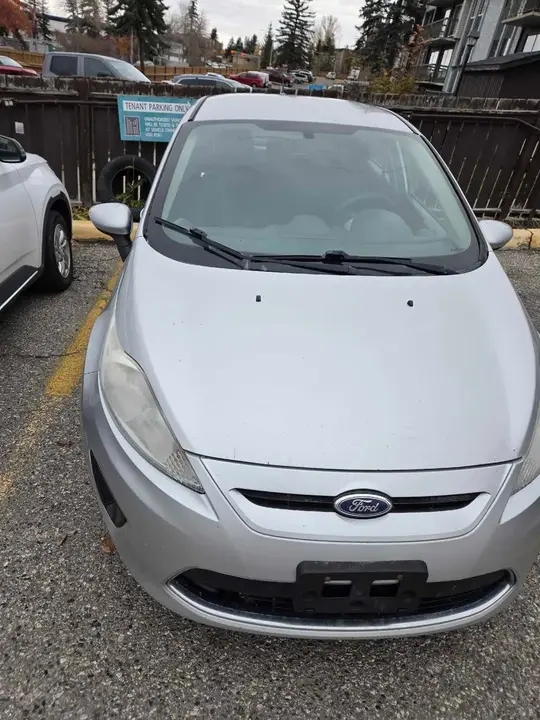 Ford Fiesta 2011 photo 2