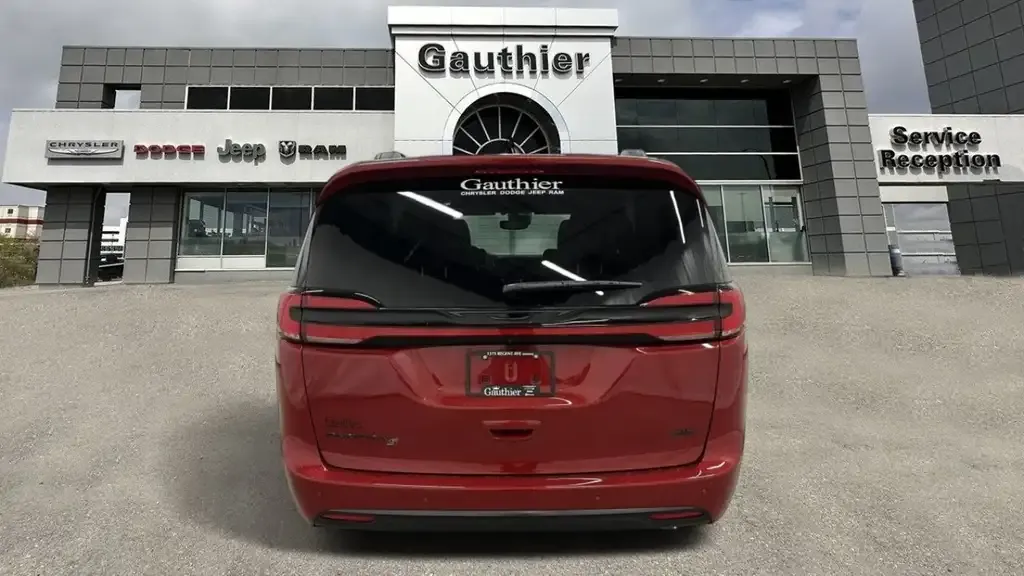 Chrysler Pacifica 2027 photo 5