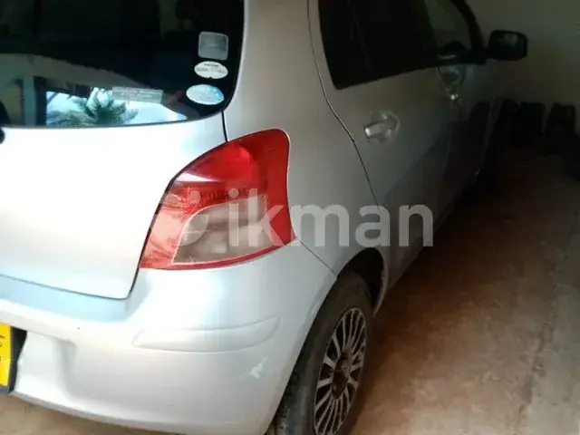 Toyota Vitz 2007 photo 2