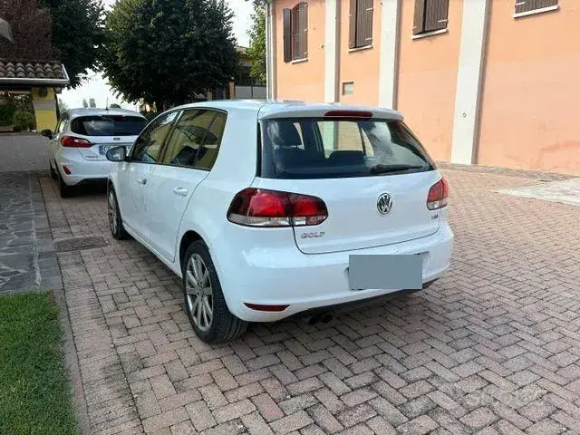 Volkswagen Golf 2010 photo 3