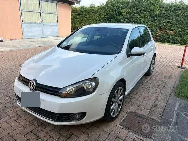 Volkswagen Golf 2010 photo 2