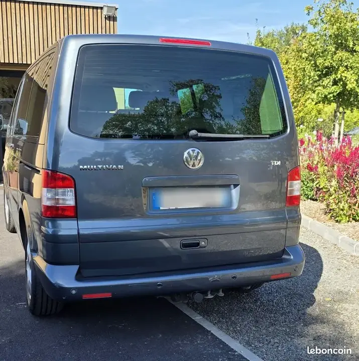 Volkswagen Multivan 2008 photo 2