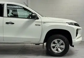 Mitsubishi Triton 2019 photo 3