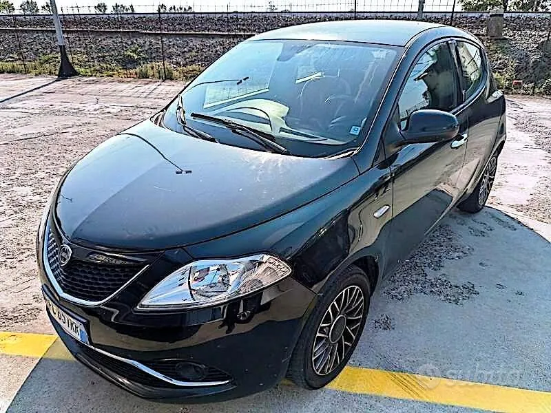 Lancia Ypsilon 2016 photo 2