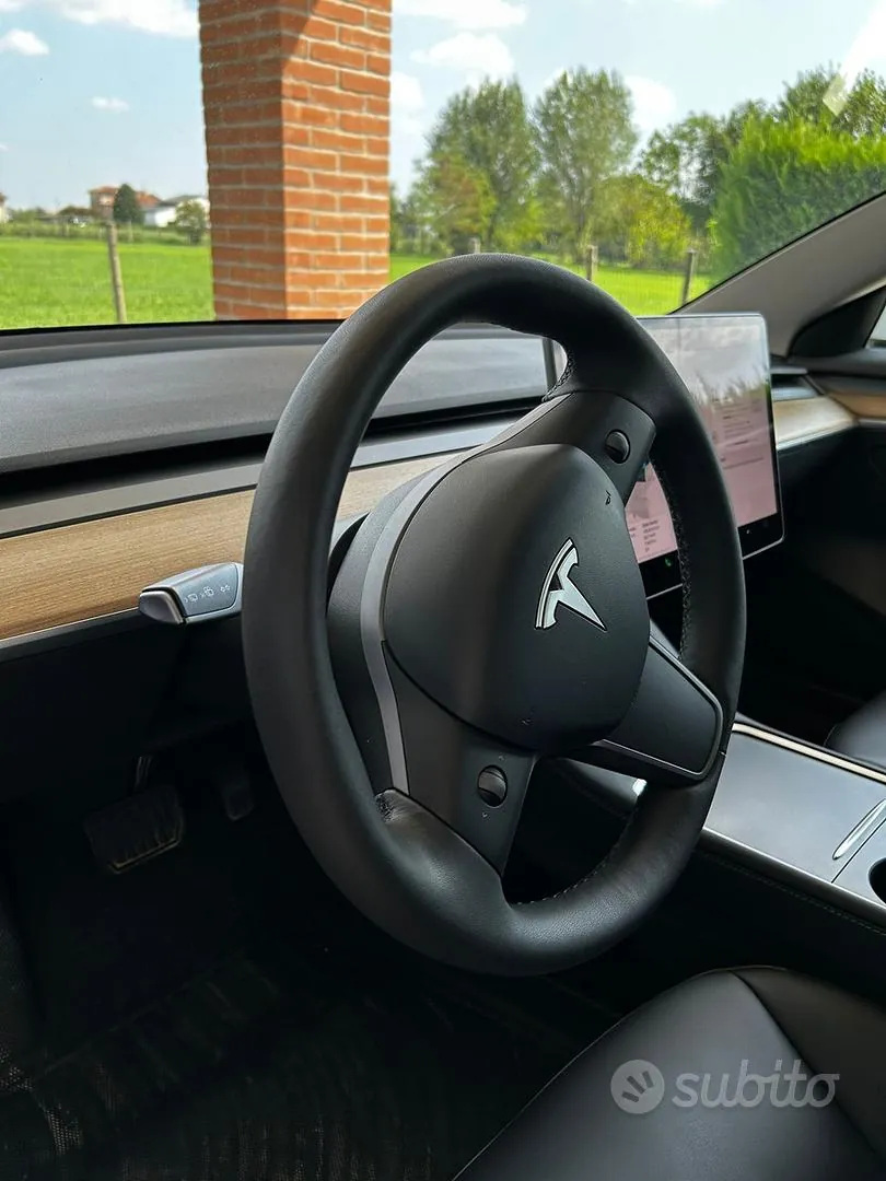 Tesla Model 3 2023 photo 4