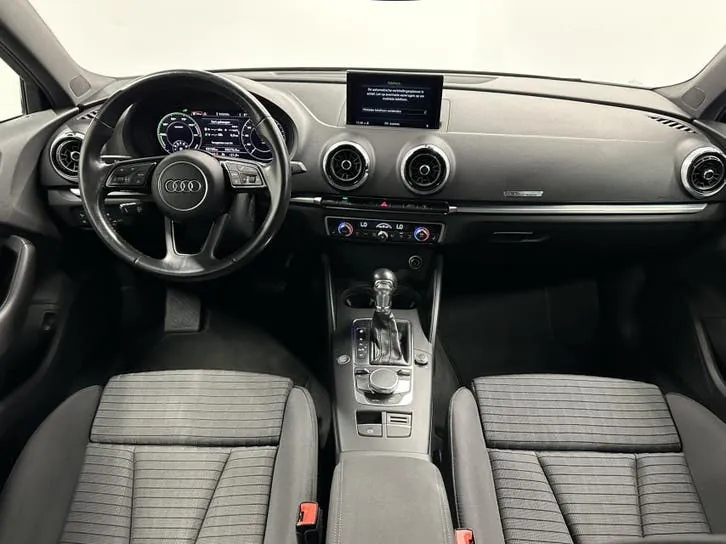 Audi A3 2017 photo 2