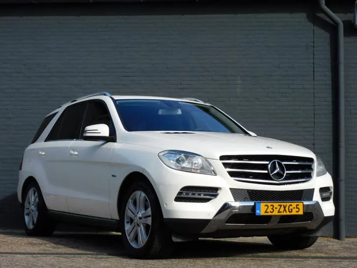 Mercedes-Benz M-Class 2012 photo 2