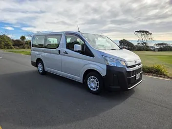 Toyota Hiace 2020 photo 2