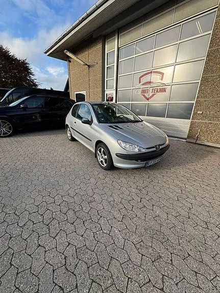 Peugeot 206 2005 photo 2